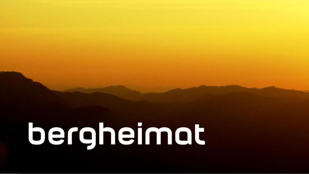 Bed And Breakfast - Die Aelplersuit Fuer Backpackers Im Berghuesli Linthal Exterior photo